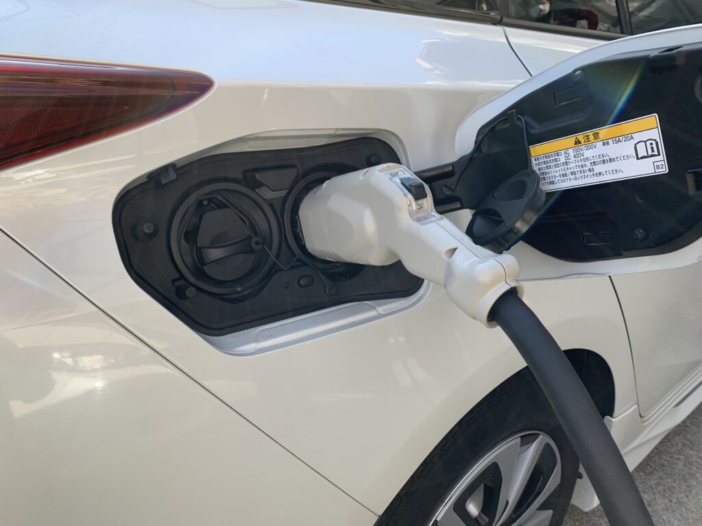 【新社屋】電気自動車の充電