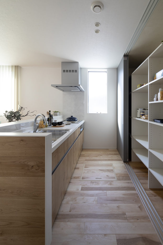 TRETTIO GRAD