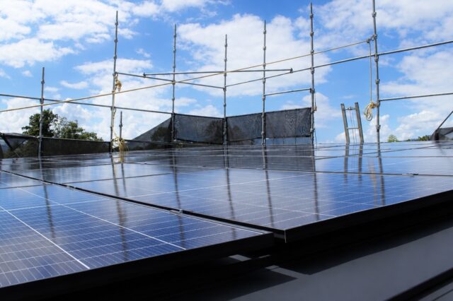 太陽光パネルの設置工事｜太陽光発電のメリットとは？