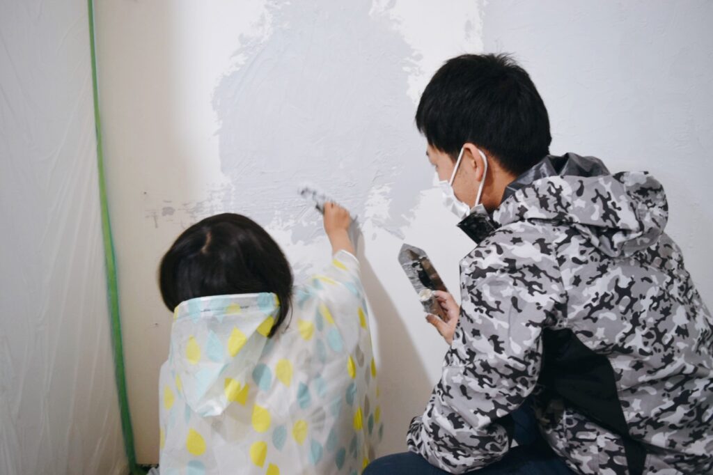 【橋本市東家O様邸】塗り壁体験♫